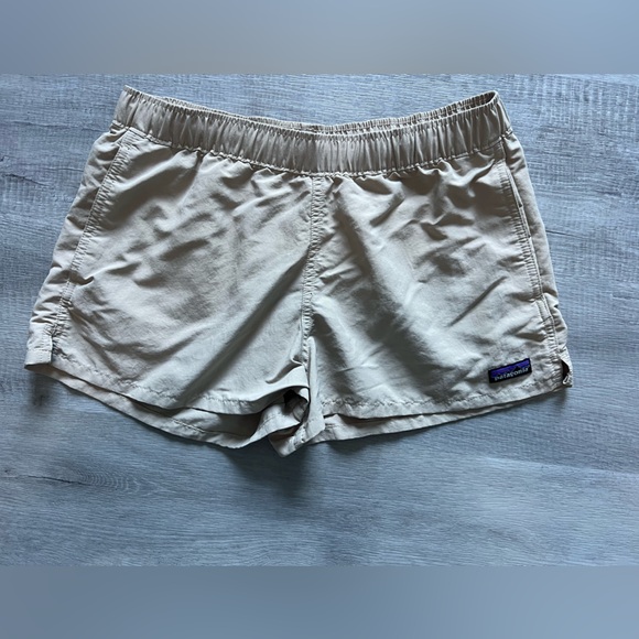 Patagonia Women's Beige Athletic Shorts - Picture 1 of 4